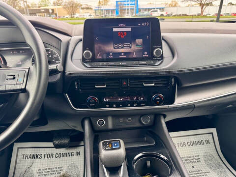 2022 Nissan Rogue SV
