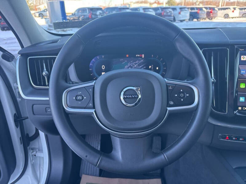 2025 Volvo XC60 B5 Core Dark Theme