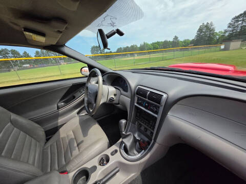 2004 Ford Mustang GT Deluxe