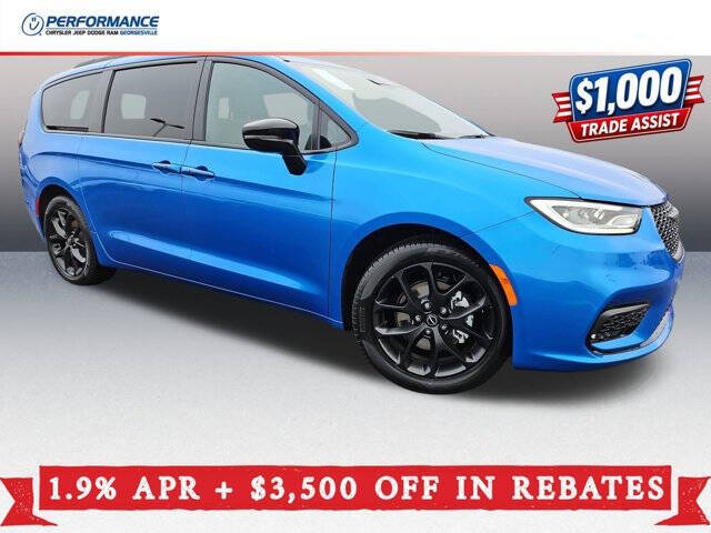 2026 Chrysler Pacifica Select