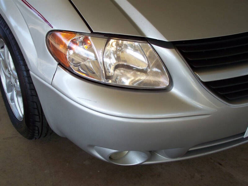 2005 Dodge Grand Caravan SE