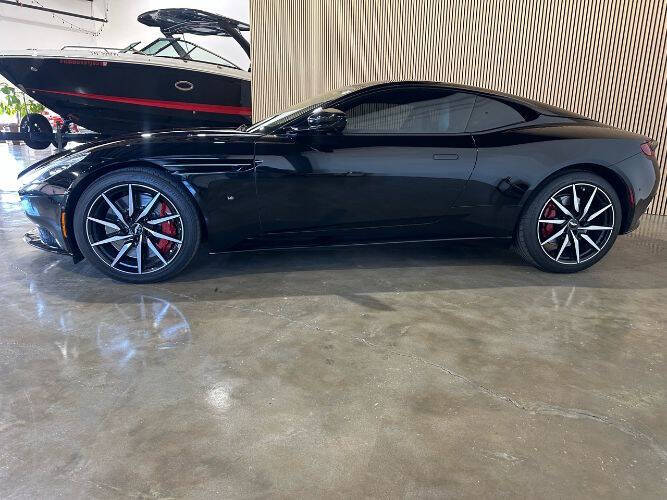 2017 Aston Martin DB11