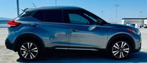 2020 Nissan Kicks SR