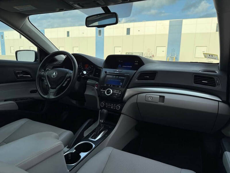 2017 Acura ILX w/Tech