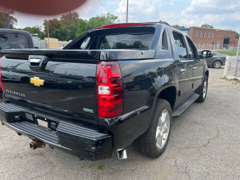 2011 Chevrolet Avalanche LS