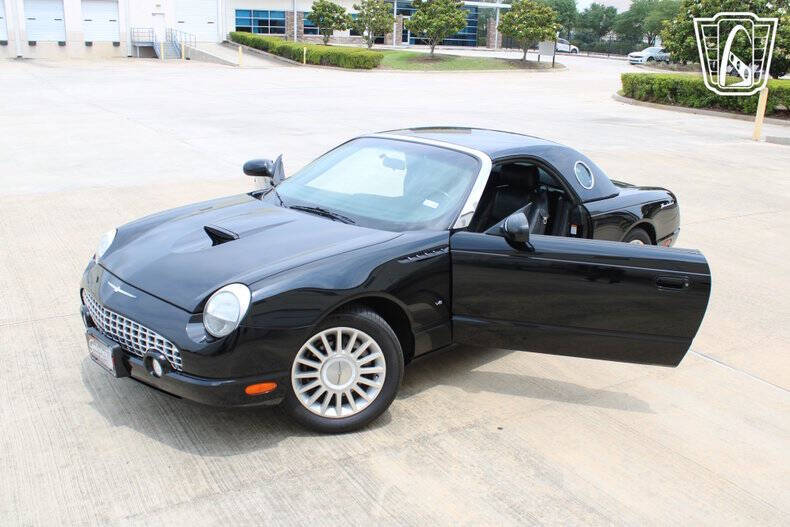 2004 Ford Thunderbird Deluxe