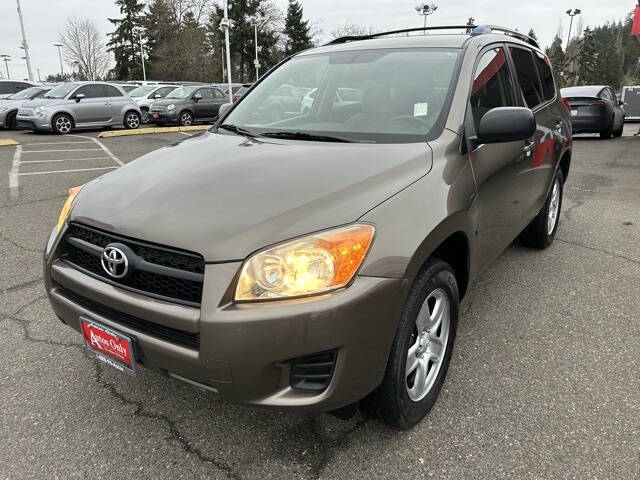 Toyota RAV4's photo