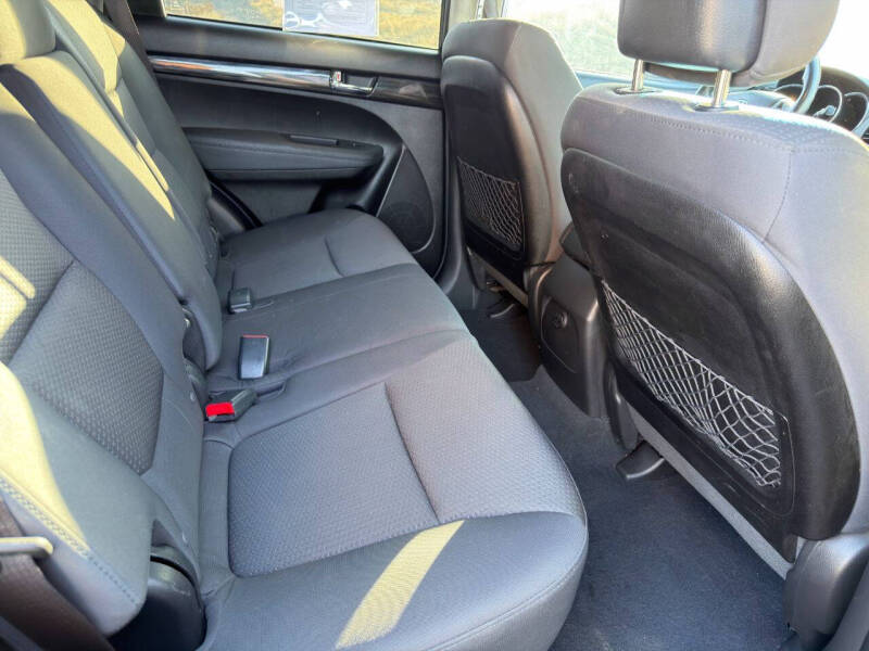 2012 Kia Sorento LX