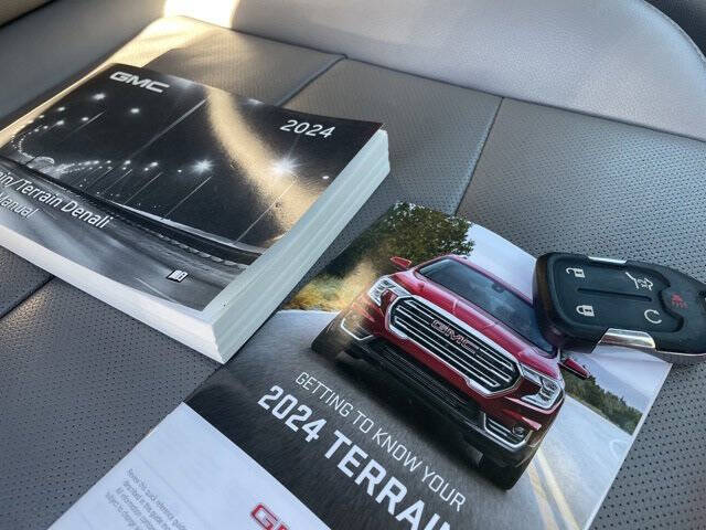 2024 GMC Terrain SLT