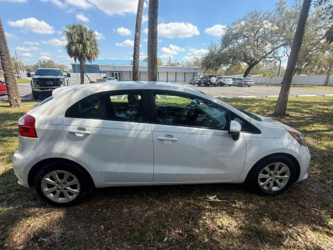 2016 Kia Rio 5-Door LX
