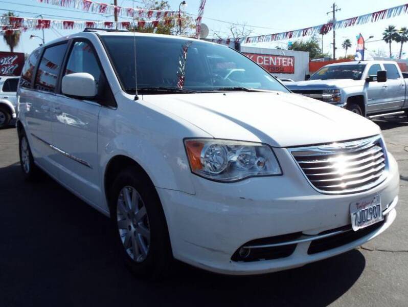 2012 Chrysler Town and Country for sale at 559 Motors in Fresno CA
