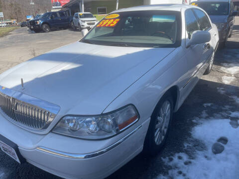 2003 Lincoln Town Car for sale at PIONEER USED AUTOS & RV SALES in Lavalette WV