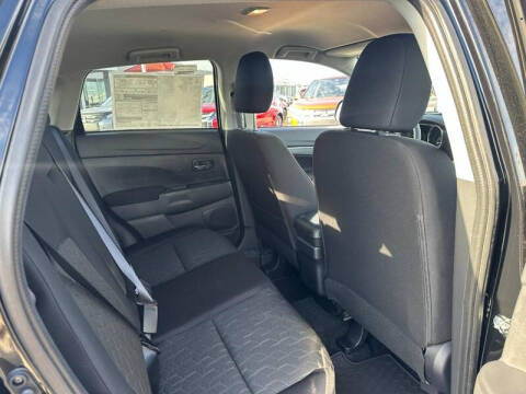 2025 Mitsubishi Outlander Sport ES