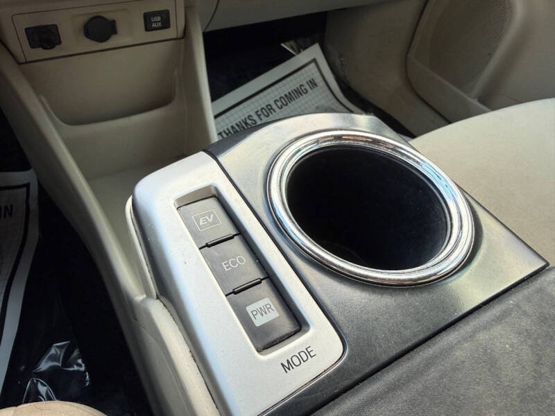 2012 Toyota Prius v Five