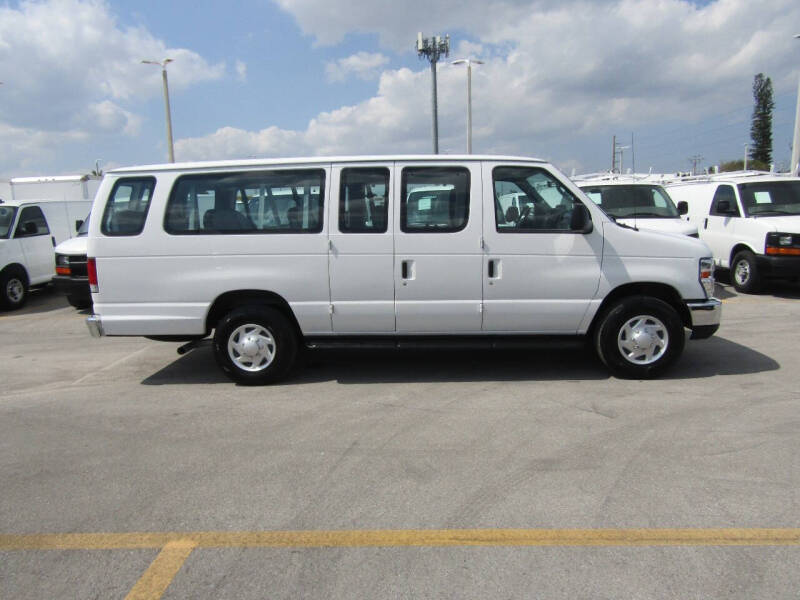 2012 Ford E-Series E-350 SD XLT