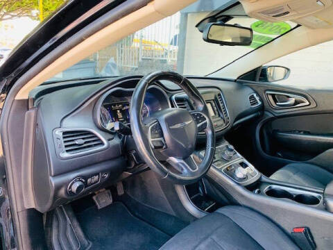 2016 Chrysler 200 Limited