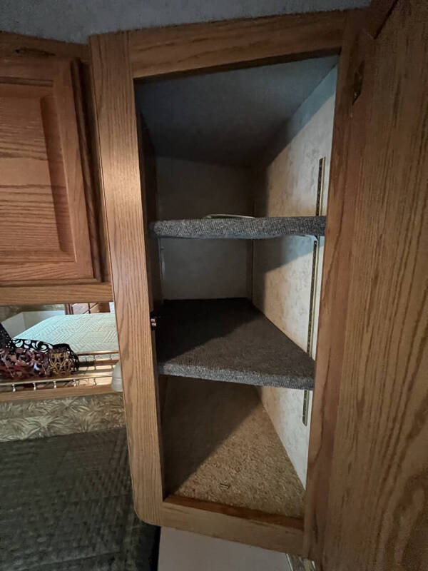 2000 Winnebago Adventurer