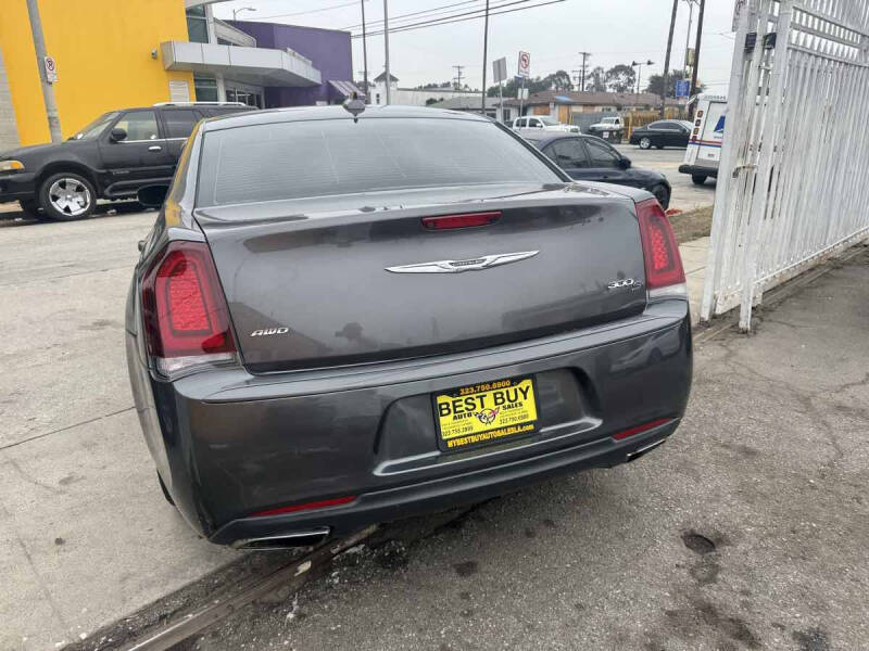 2016 Chrysler 300