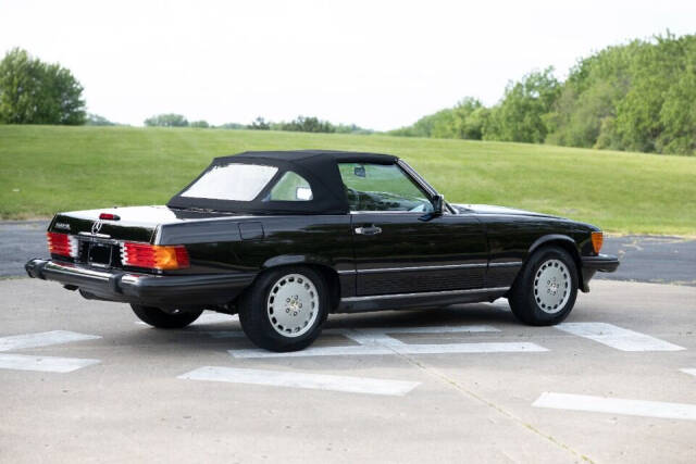 1988 Mercedes-Benz 560-Class for sale at Autowerks in Cary, IL