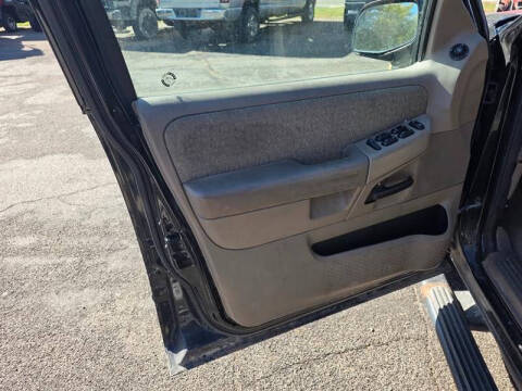 2004 Ford Explorer XLS