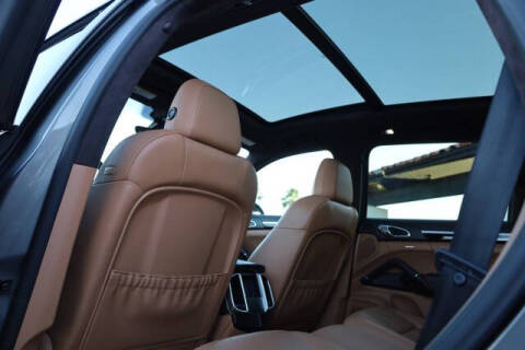 2014 Porsche Cayenne GTS