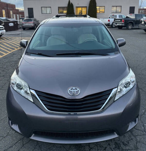 2012 Toyota Sienna