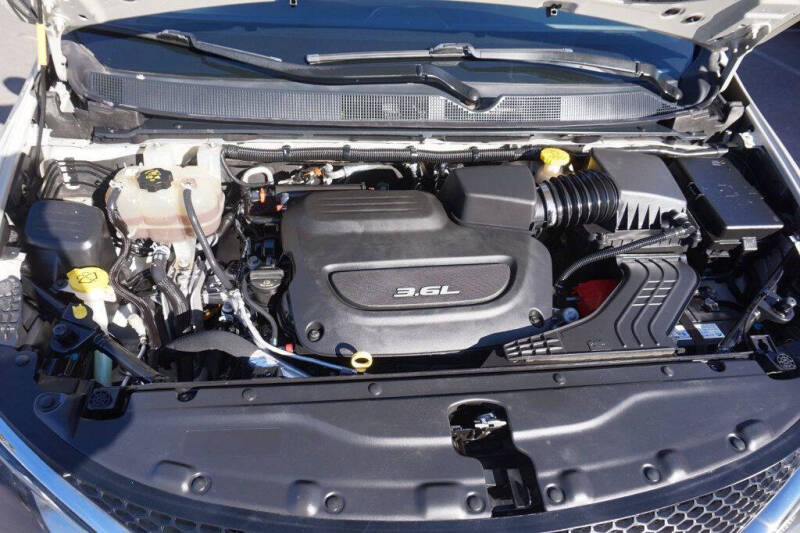 2017 Chrysler Pacifica Touring-L Plus