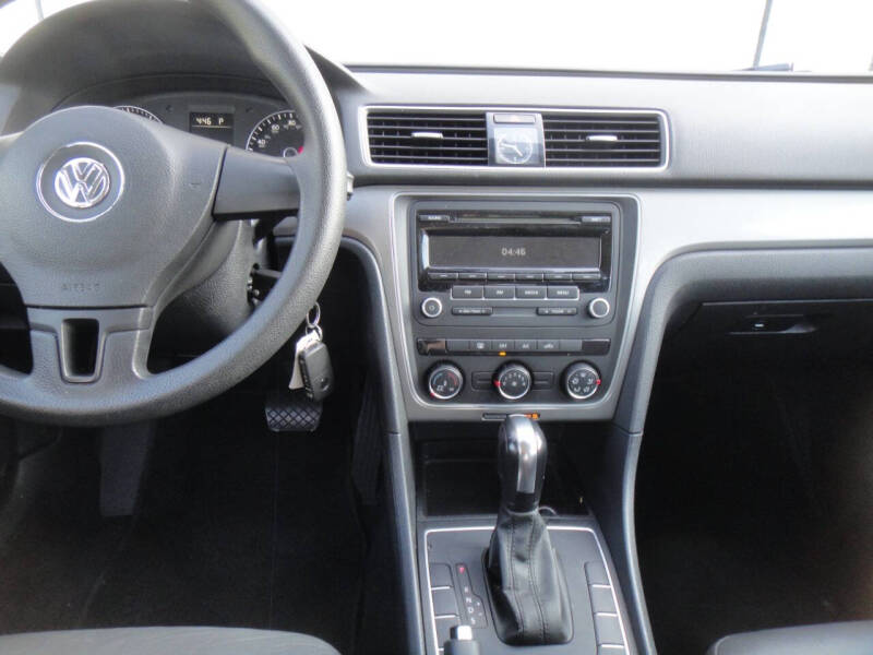 2013 Volkswagen Passat S PZEV