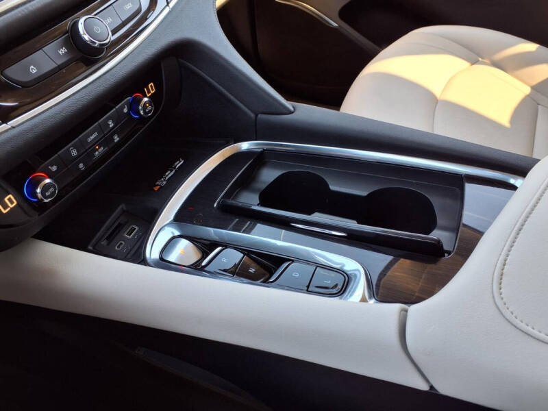 2023 Buick Enclave Essence