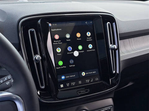 2026 Volvo XC40 B4 Plus