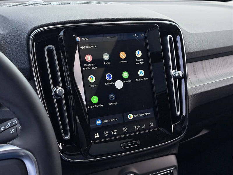 2026 Volvo XC40 B4 Plus