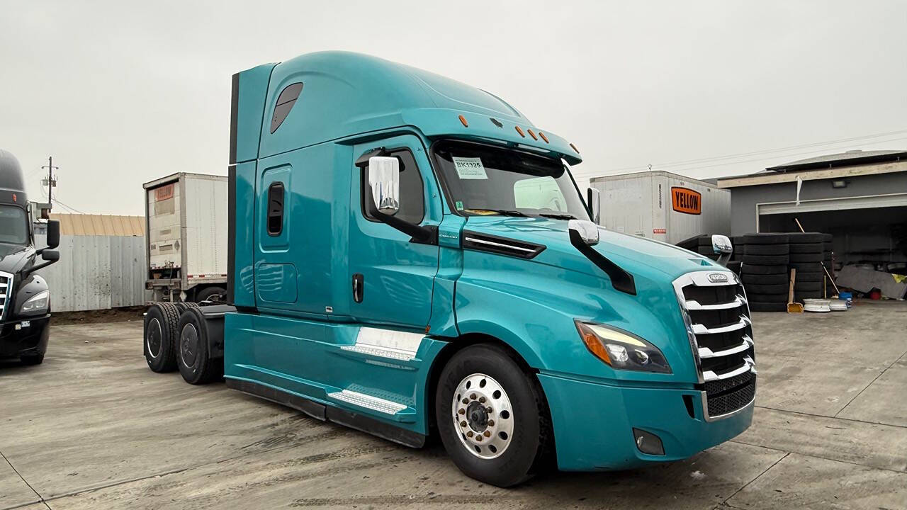 2021 Freightliner Cascadia for sale at KING TRUCK TRAILER SALES in Bakersfield, CA