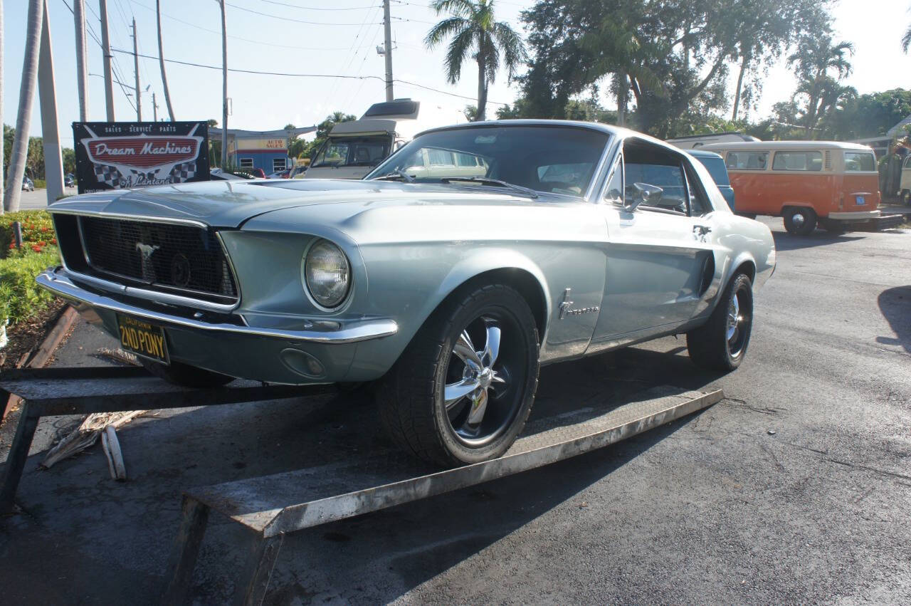 1967 Ford Mustang 2