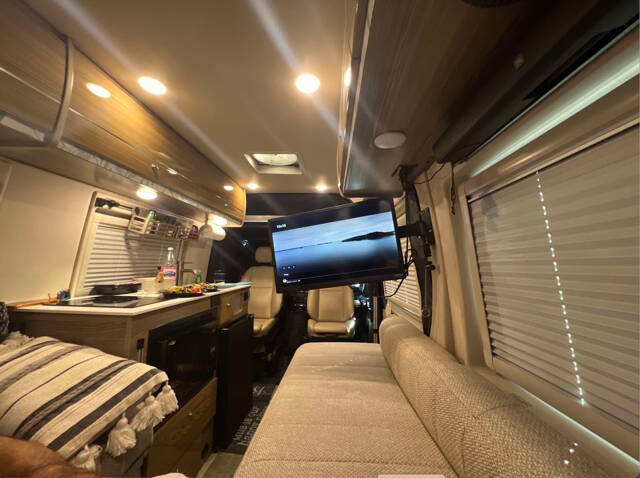 2020 Winnebago Boldt 70KL