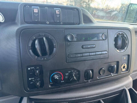 2017 Ford E-Series E-450 SD