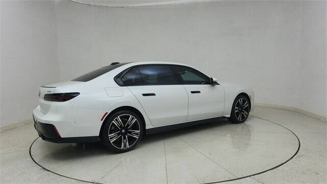 2023 BMW 7 Series 740i