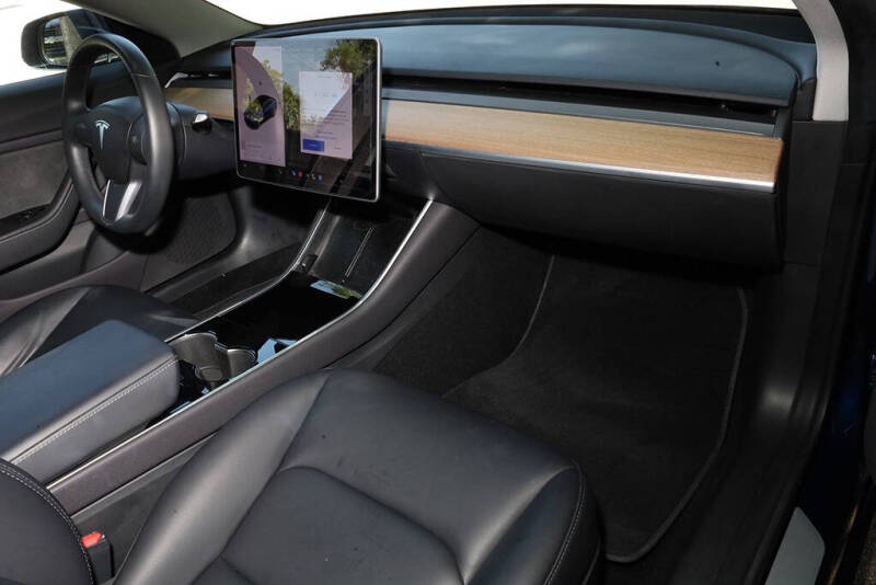 2019 Tesla Model 3 Standard Range Plus