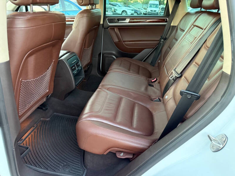 2013 Volkswagen Touareg TDI Lux