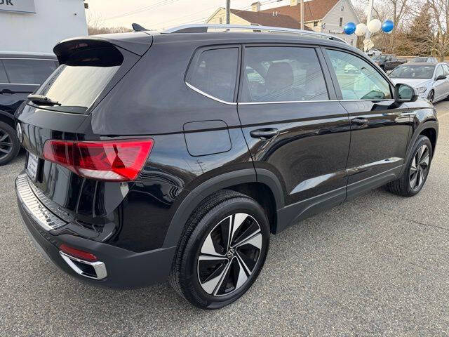 2024 Volkswagen Taos SE 4Motion