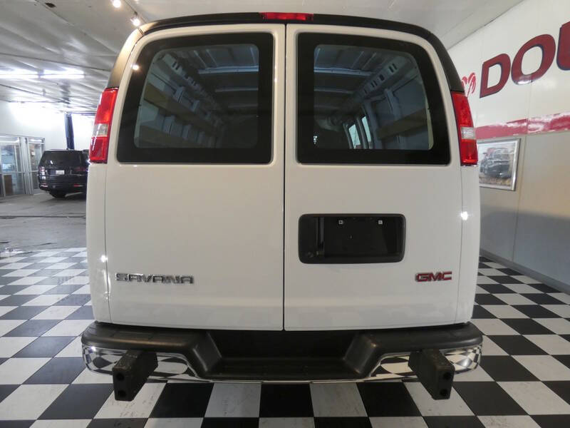 2023 GMC Savana 2500