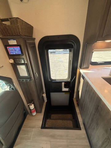 2025 Freightliner S2RV Chassis