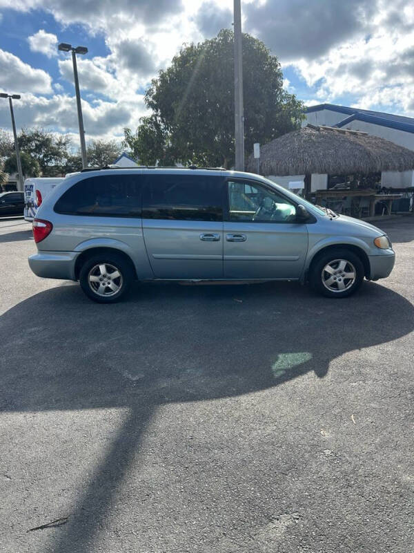 2005 Dodge Grand Caravan for sale at WHEELZ AND DEALZ, LLC in Fort Pierce FL