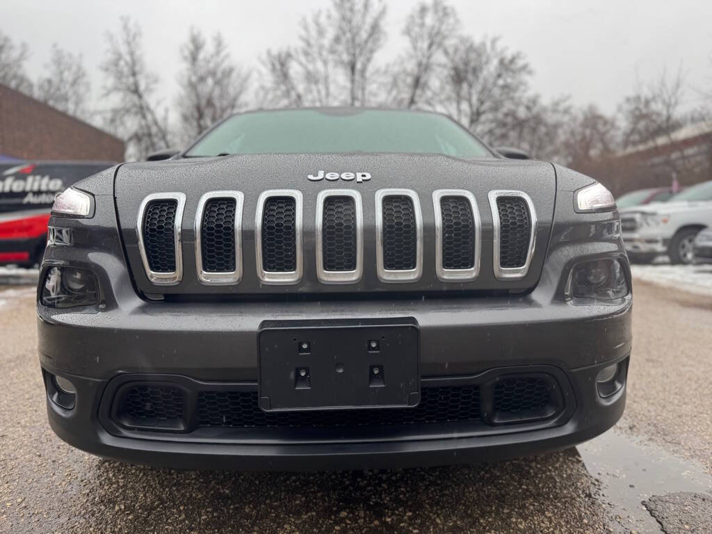 2015 Jeep Cherokee for sale at Whi-Con Auto Brokers in Shakopee, MN