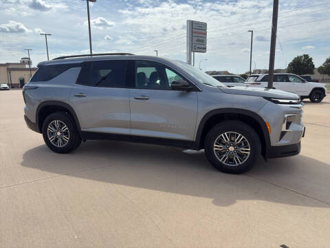 2024 Chevrolet Traverse LT