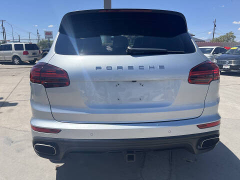 2017 Porsche Cayenne Platinum Edition
