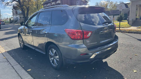 2019 Nissan Pathfinder S