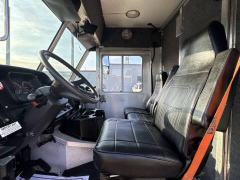 2016 Freightliner MT45 Chassis