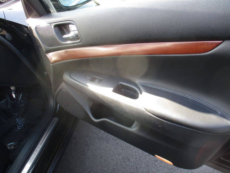 2009 Infiniti G37 Sedan x