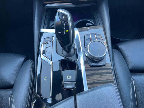 2019 BMW 5 Series 530i