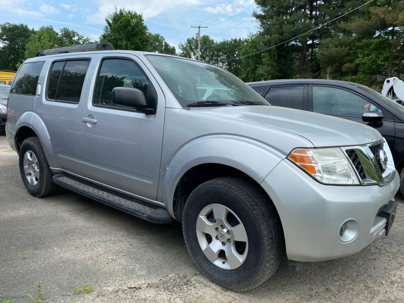 2009 Nissan Pathfinder LE's photo